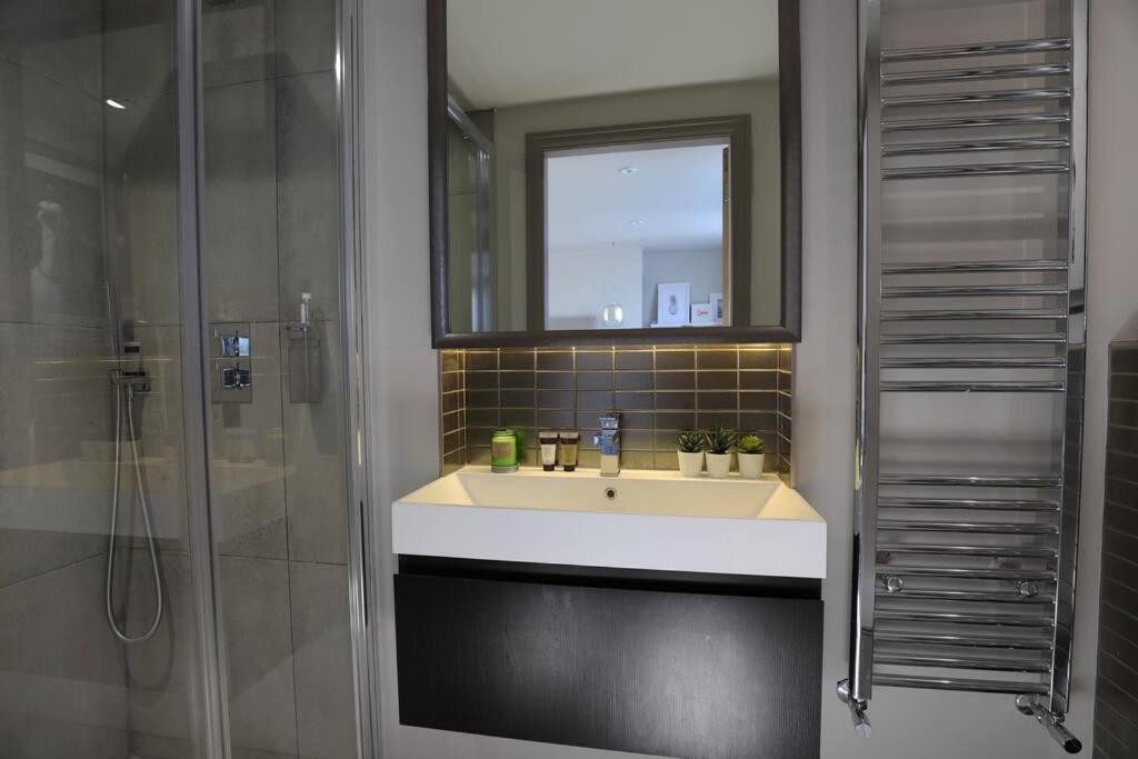 Villa Stylish Townhouse 15 Mins To Laines & Seafront Hove Esterno foto